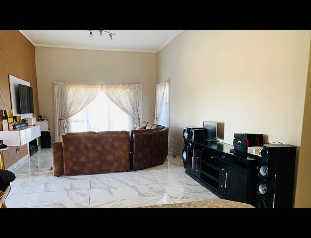 3 BEDROOM HOUSE FOR SALE IN RIVERSPRAY LIFESTYLE ESTATE